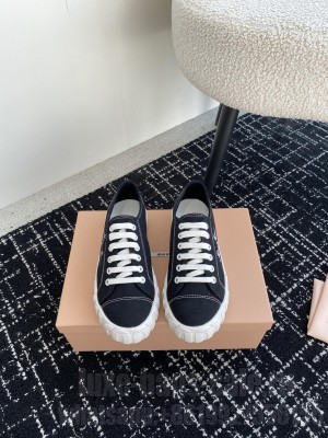Miu Miu Canvas sneakers black