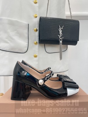Miu Miu 6cm Patent leather Bow pumps with metal chain and artificial pearl White/Black