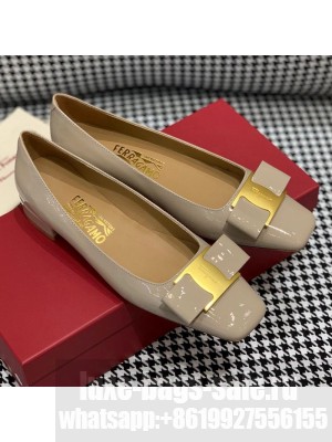 Salvatore Ferragamo Patent Leather Bow Pumps 2.5cm Grey Spring/Summer 2021 Collection
