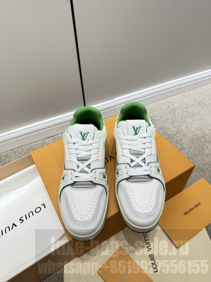 Louis Vuitton Unisex LV Trainer Sneakers 2023 019