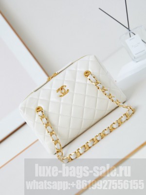 Chanel HANDBAG Lambskin & Gold-Tone Metal AS5152 white