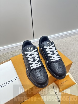 Louis Vuitton Unisex LV Trainer Sneakers 2023 013