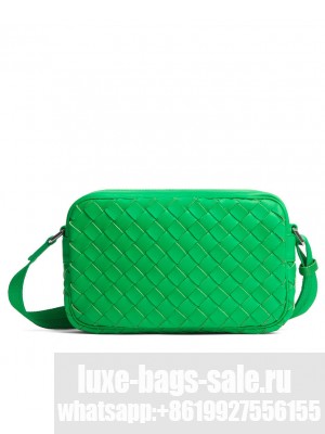 Bottega Veneta Small Classic Intrecciato Camera Bag 710048 Green