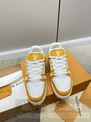 Louis Vuitton Unisex LV Trainer Sneakers 2023 022
