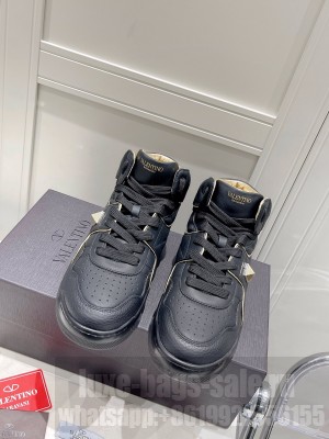 VALENTINO MID-TOP ONE STUD SNEAKERS 2022 COLLECITON 04