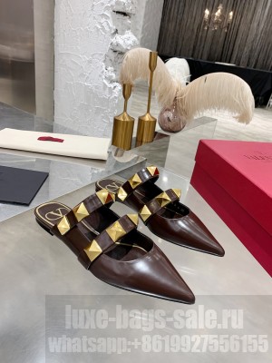 VALENTINO ROMAN STUD FLAT MULE IN CALFSKIN COFFEE