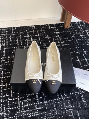 Chanel Ballet flats Lambskin & Grosgrain CC Logo white 2025