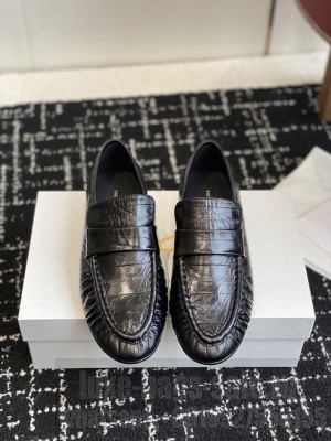 The Row Soft Loafer in Eel black