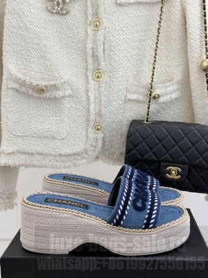 Chanel platform CC with chain blue canvas blue slippers 2025