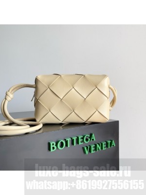 Bottega Veneta Intrecciato Concert Pouch D794258 Cream