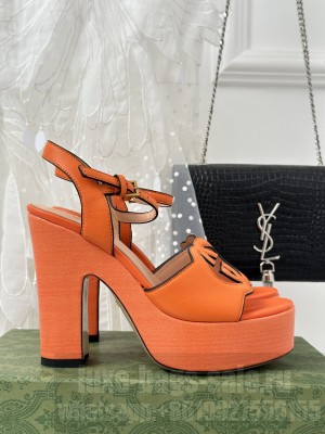 GUCCI WOMEN'S INTERLOCKING G SANDAL ORANGE
