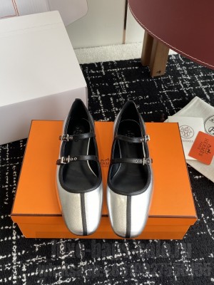 Hermes Lilia ballet metallic goatskin flat 