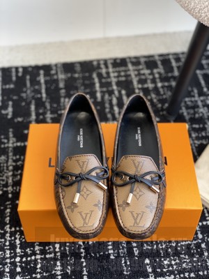 Louis Vuitton Women's Gloria Flat Loafer 01