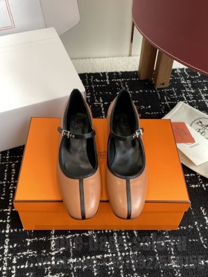 Hermes Lilibeth 40 pump black goatskin brown