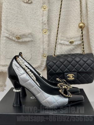 Chanel Patent leather Down fabric With Pearl Pumps 2024 Silver