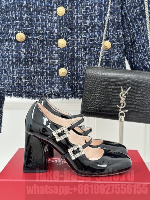 Roger Vivier Mini Très Vivier Strass Buckle Babies Pumps in Patent Leather - Black