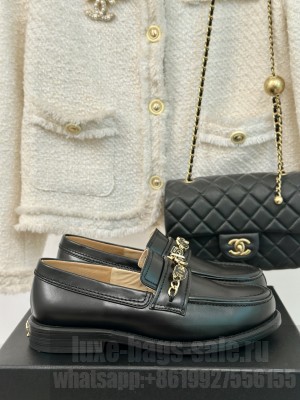 Chanel Calfskin G45785 with Charm Black Loafers 2024 