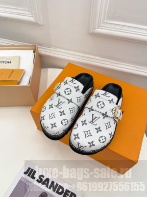 Louis Vuitton Unisex LV Cosy Comfort Flat Mules in Monogram Canvas 2023 05