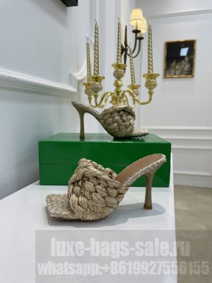 Bottega Venta  Intrecciato raffia mule stretch sandals with an elongated squared toe beige 2021 Collection