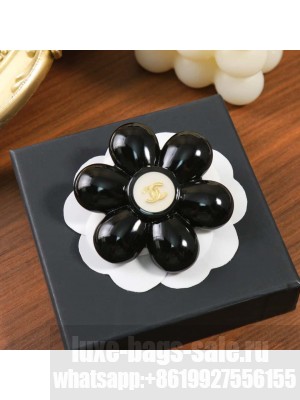 Chanel Women's Brooch AB1158