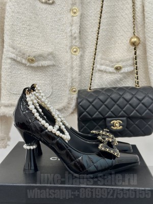 Chanel Patent leather Down fabric With Pearl Pumps 2024 Black