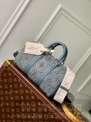 Louis Vuitton Keepall Bandouliere 25 M22762