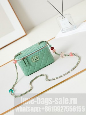 CHANEL MINI CLUTCH WITH CHAIN AP3231 green
