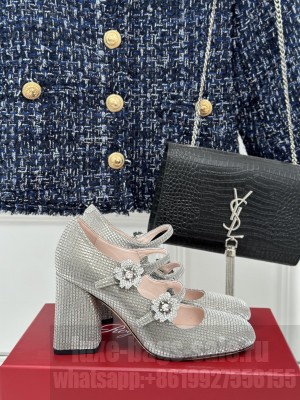 Roger Vivier Crystal Bouquet Flowers Strass Babies Pump in Patent Leather Gray