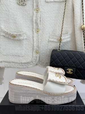 Chanel platform CC Turn Lock with chain slippers white leather 2025