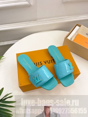 Louis Vuitton Shake Flat Slide Sandals with LV Twist 2023 024