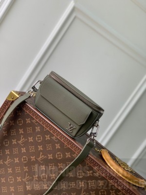 Louis Vuitton Pilot Wearable Wallet M83563 Khaki