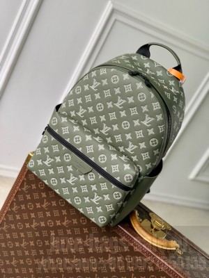 Louis Vuitton Discovery Backpack M14020-4
