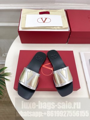 Valentino Garavani Viva Superstar Slide Sandal in Nappa Leather 02 2025