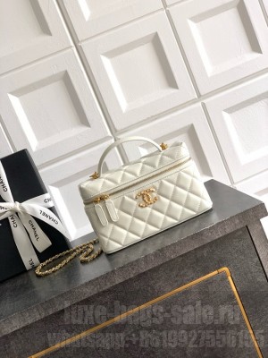 Chanel Vanity with Chain 26C Oil-tanned leather AP4936 white