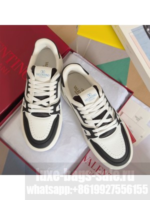 Valentino Garavani Unisex Trainer calfskin sneaker 01 2025