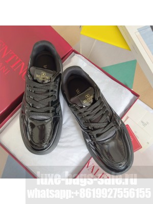 Valentino Garavani Unisex Trainer calfskin sneaker 07 2025