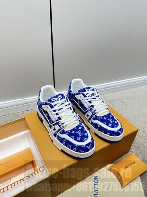 Louis Vuitton Unisex LV Trainer Sneakers 2023 03