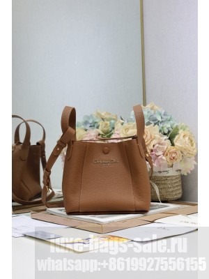 Dior Medium Signature Bucket Bag Grained Calfskin M2841USKU brown