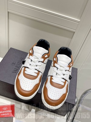 Valentino Garavani ONE STUD Low-Top Nappa Sneaker 2022 collection 012