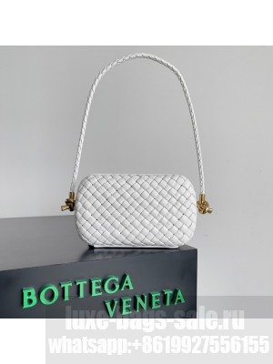Bottega Veneta Knot With Chain A776662 white