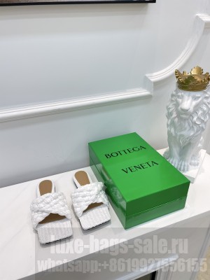 Bottega Venta Flat sandals with twisted Intrecciato raffia strap white 2021 Collection