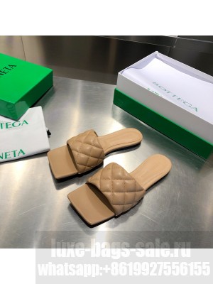 Bottega Veneta The Rubber Lido Quilted Lambskin Flat Slide Sandals White 2021 Collection 13