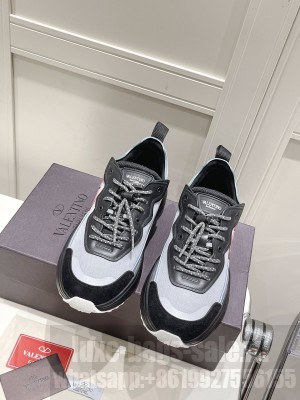 VALENTINO UNISEX CHUNKY V-LOGO SHEGOES SNEAKERS 2022 COLLECITON 01
