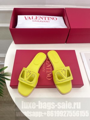 Valentino Garavani VLogo cut-out slide sandal 02 2025