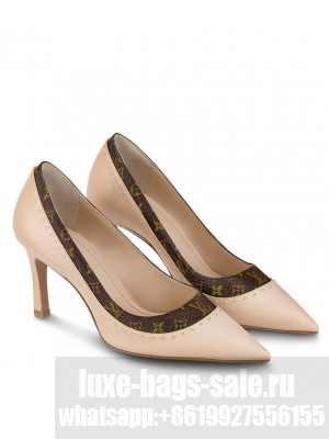 Louis Vuitton Women's Signature Pumps