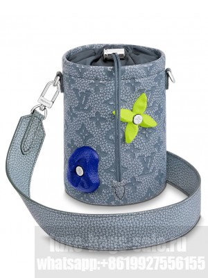 Louis Vuitton Chalk Pouch M81572 Gray