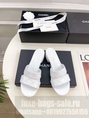 Chanel 4cm Lambsink Quilted Mule White 2025
