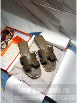 Hermes Oran Flat slippers in Togo Leather 033 2021 Collection