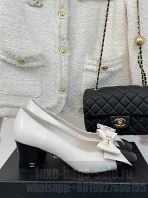 Chanel Lambskin with Bow White pumps 2025