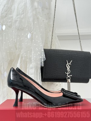 Roger Vivier buckle 7cm patent leather pump black